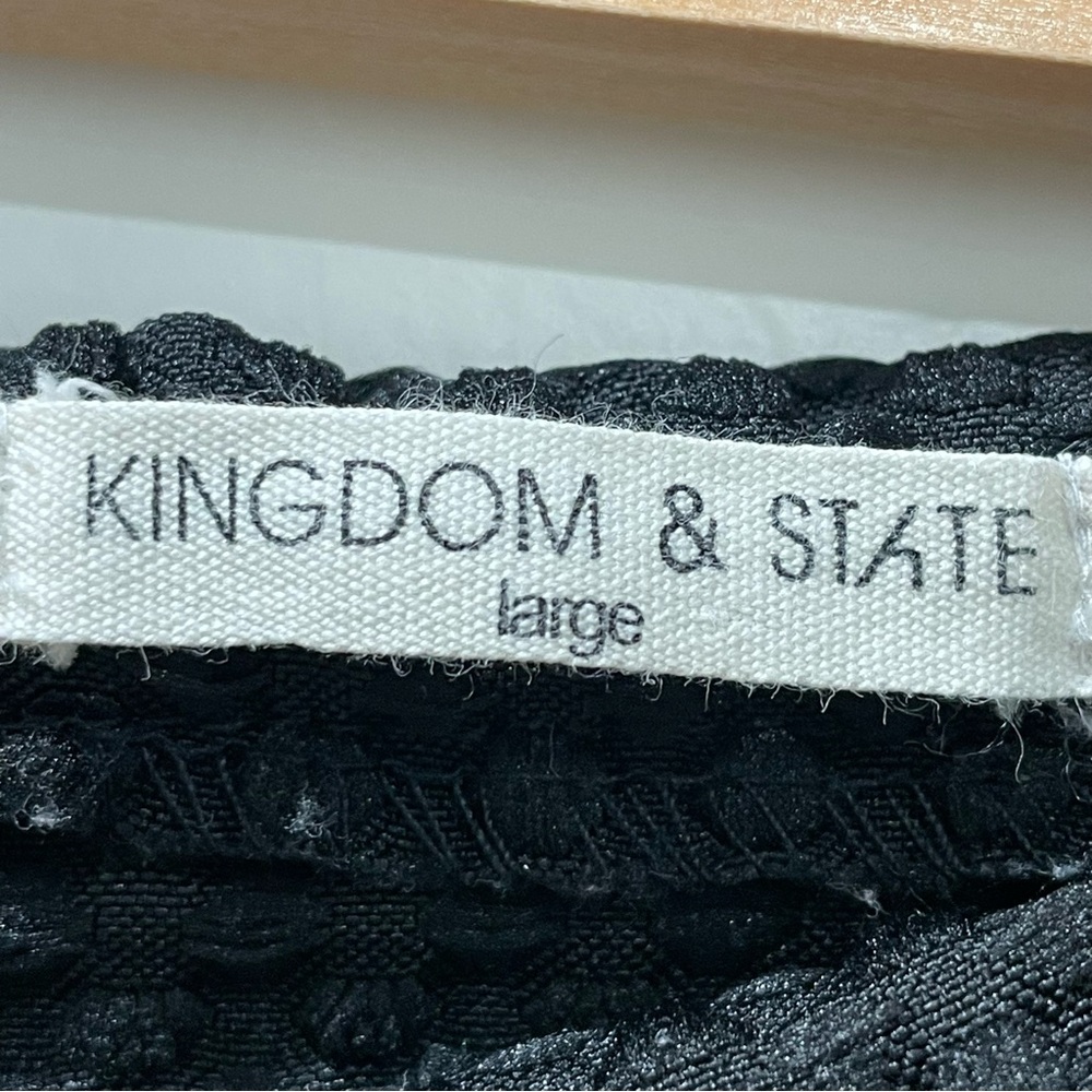 Kingdom & State Women's Black Skirt Large- Run's Small- A Line. Zipper Textured - Picture 5 of 6